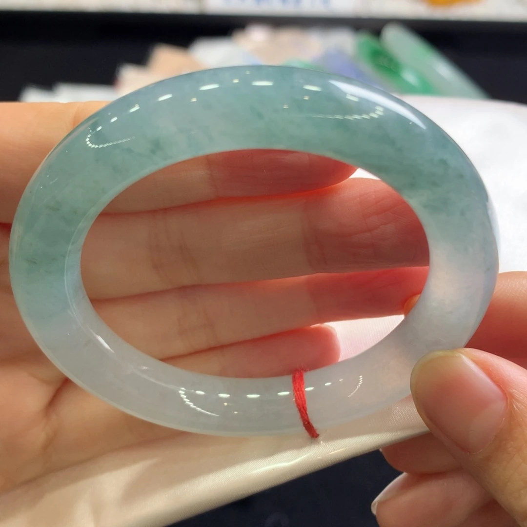 翡翠未镶嵌手镯27号半山水