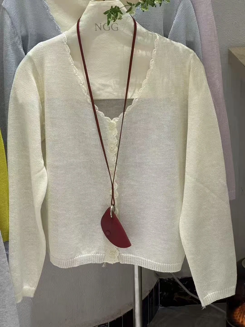 “V领钩花”净版长袖针织和纸