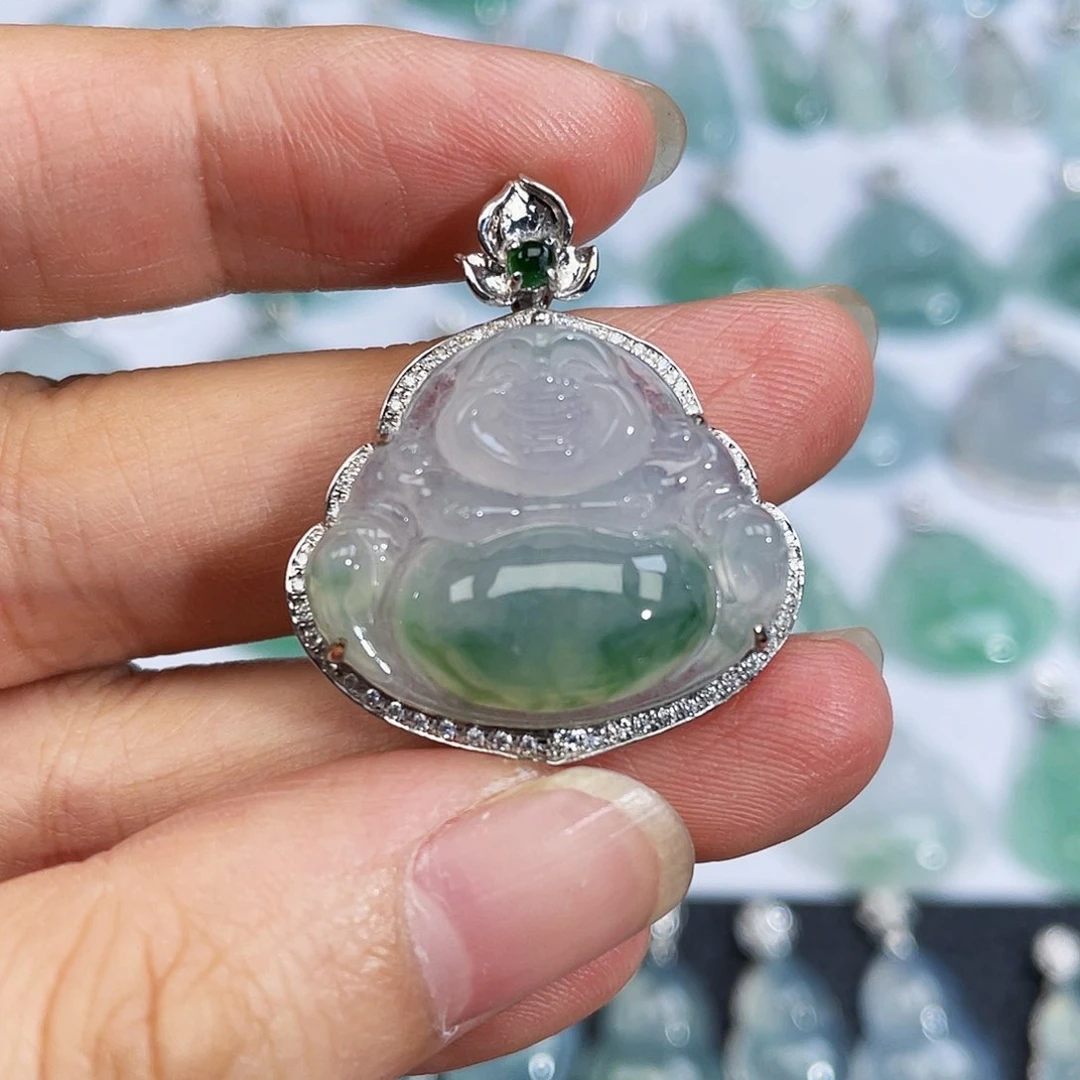 翡翠18K金镶嵌颈饰吊坠