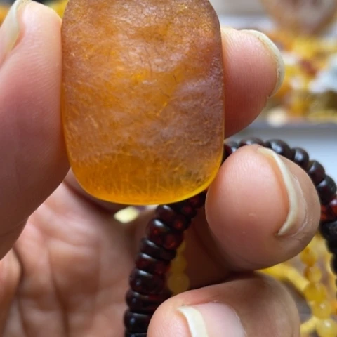 手串蜜蜡未镶嵌吊坠