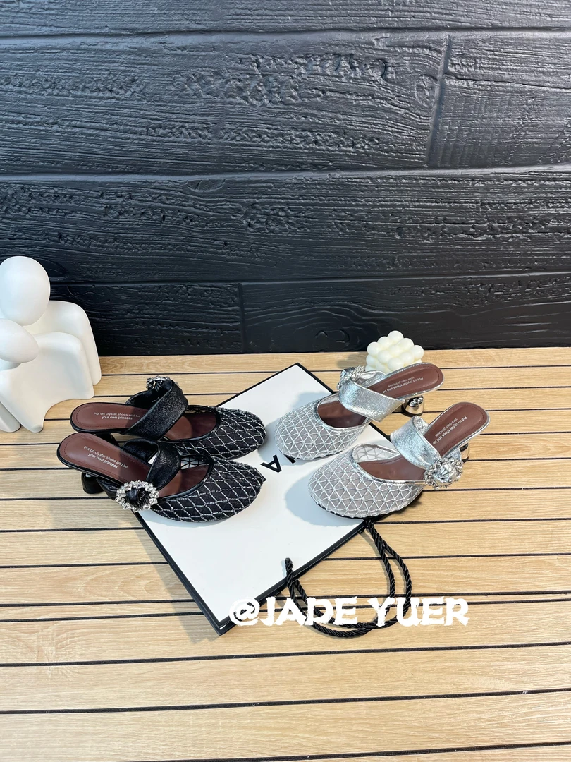 2025新款夏季包头粗跟欧美钻包头拖气质百搭方头防滑4443