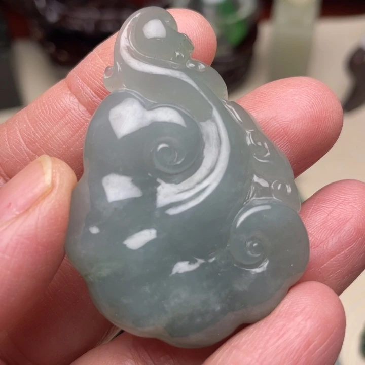 翡翠颈饰未镶嵌如意