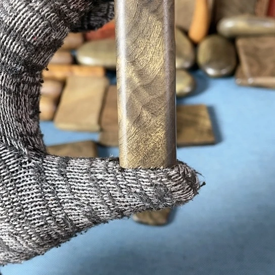 【闪购商品】巨**熊金丝楠阴沉木手把件