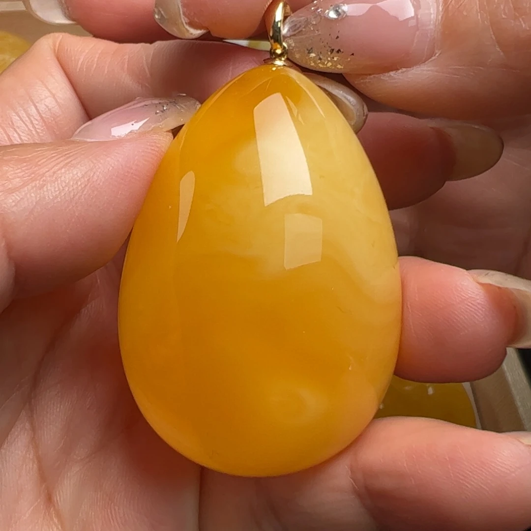 蜜蜡18K金镶嵌吊坠(不含链)无烤色无补胶无煮蜜无覆膜无辐照