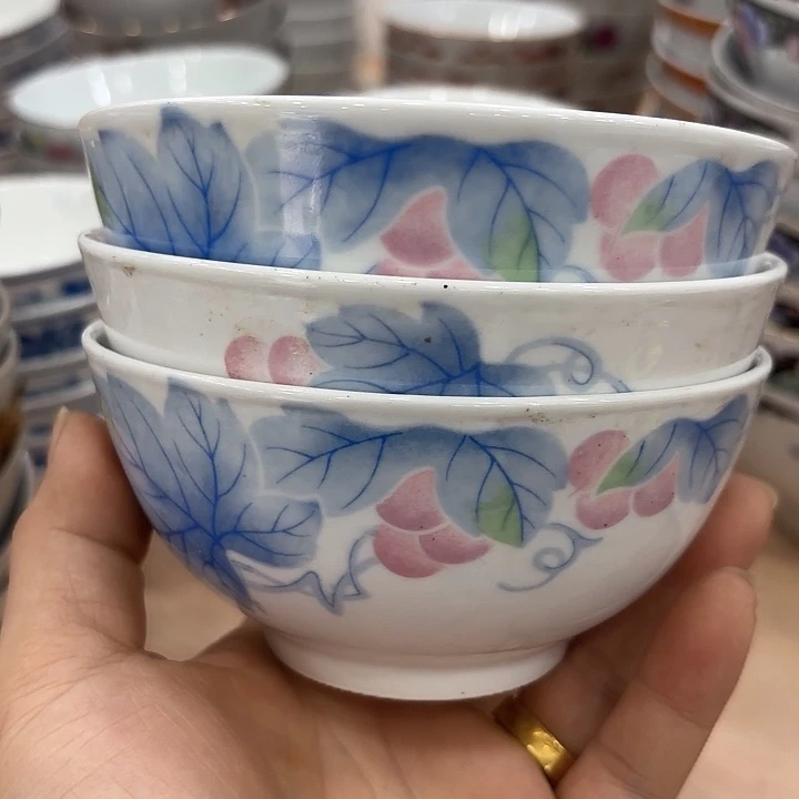 12.5公分葡萄花米饭碗微瑕有黑底