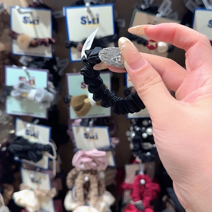 银色土星面膜黑色