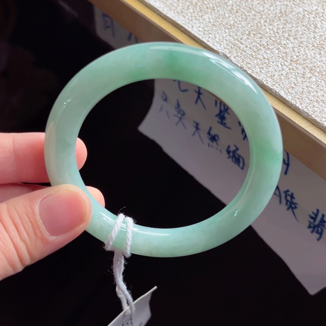 翡翠未镶嵌手镯手镯