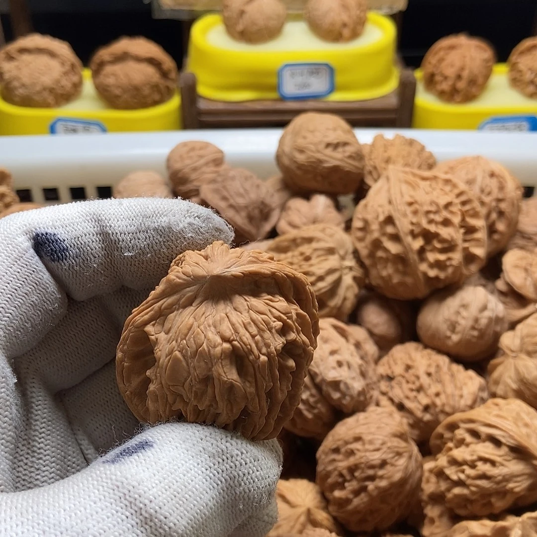 用***5文玩核桃吊坠虎头蛇