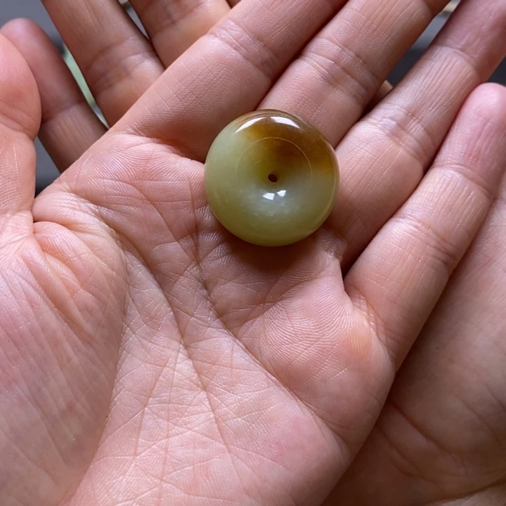 *****颈饰未镶嵌和田玉