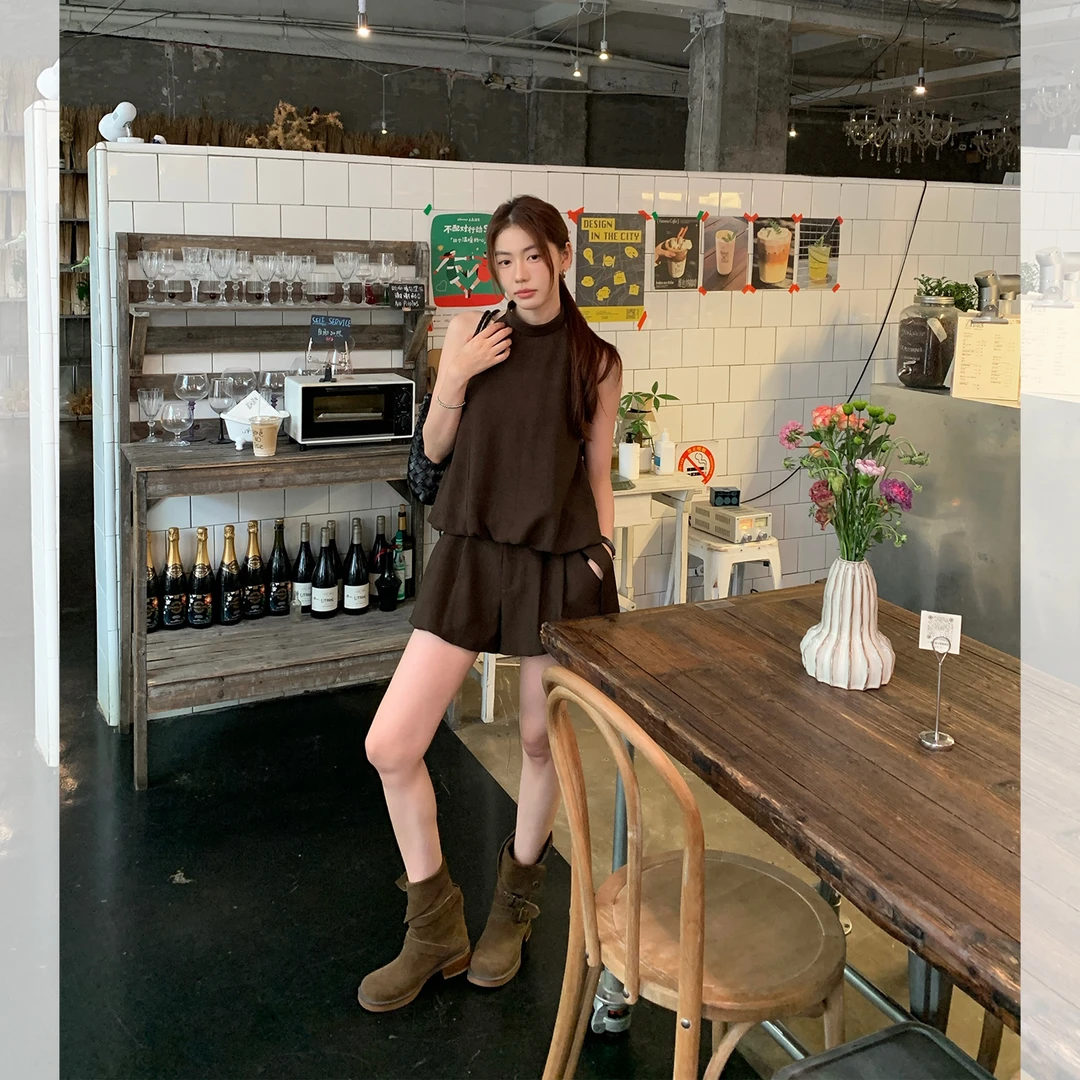 左边女装时尚休闲套装2025夏季新款挂脖无袖上衣/短裤