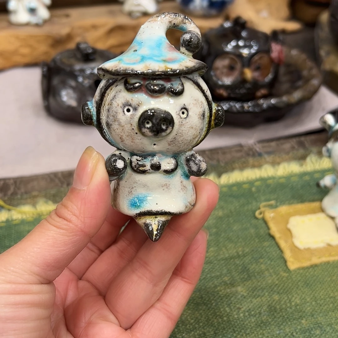 景德镇粉引小猪摆件