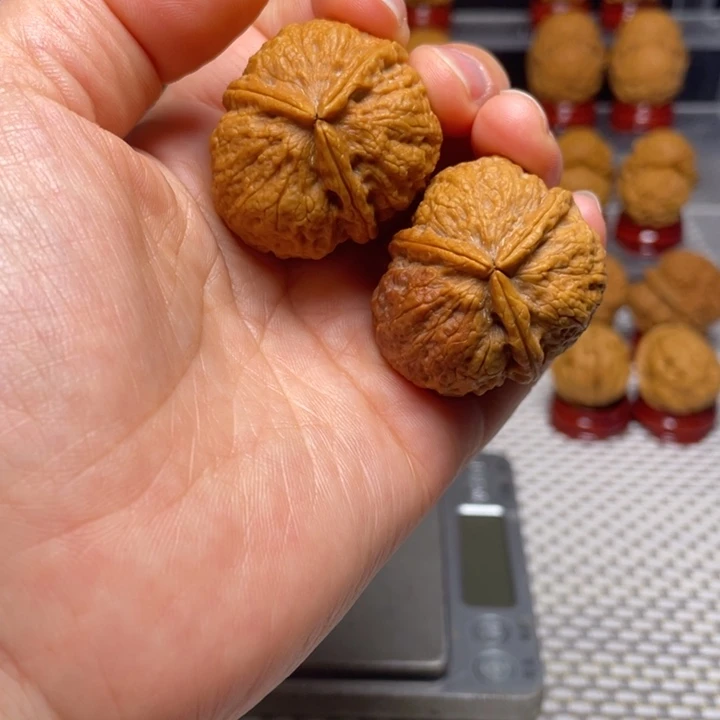 文玩核桃把件26三棱