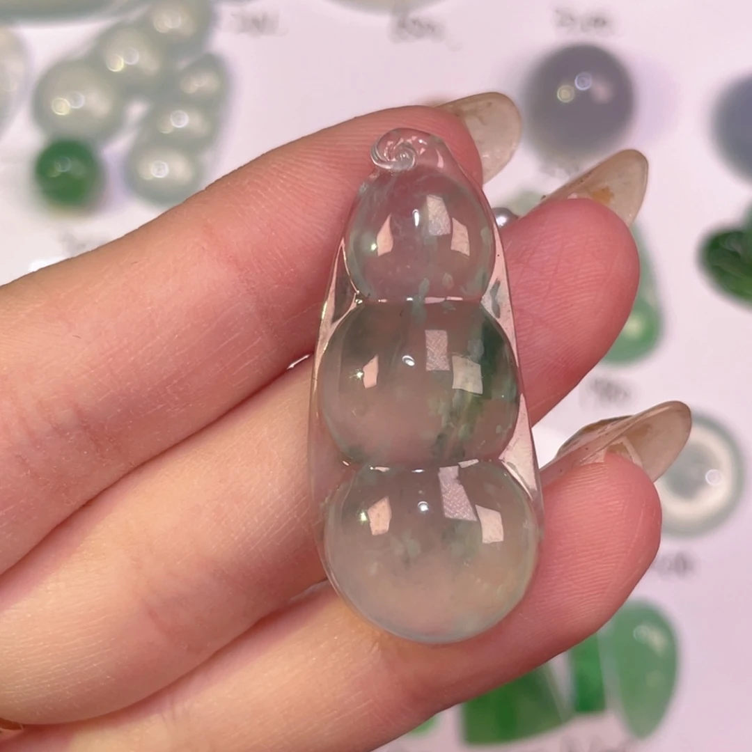 翡翠未镶嵌颈饰裸石