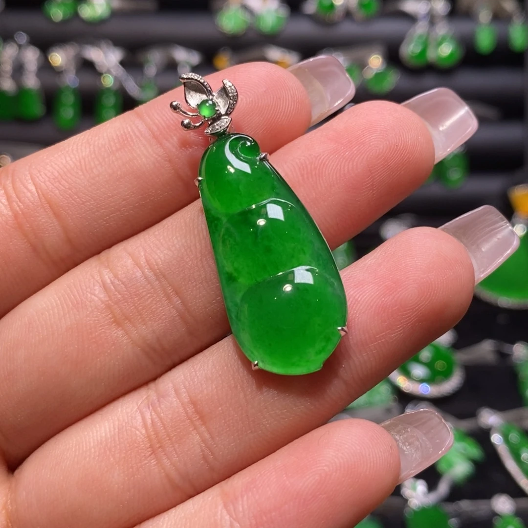 翡翠颈饰18K金镶嵌天然翡翠