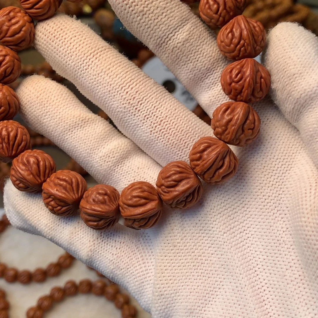 王***生手串桃核秦岭龙纹