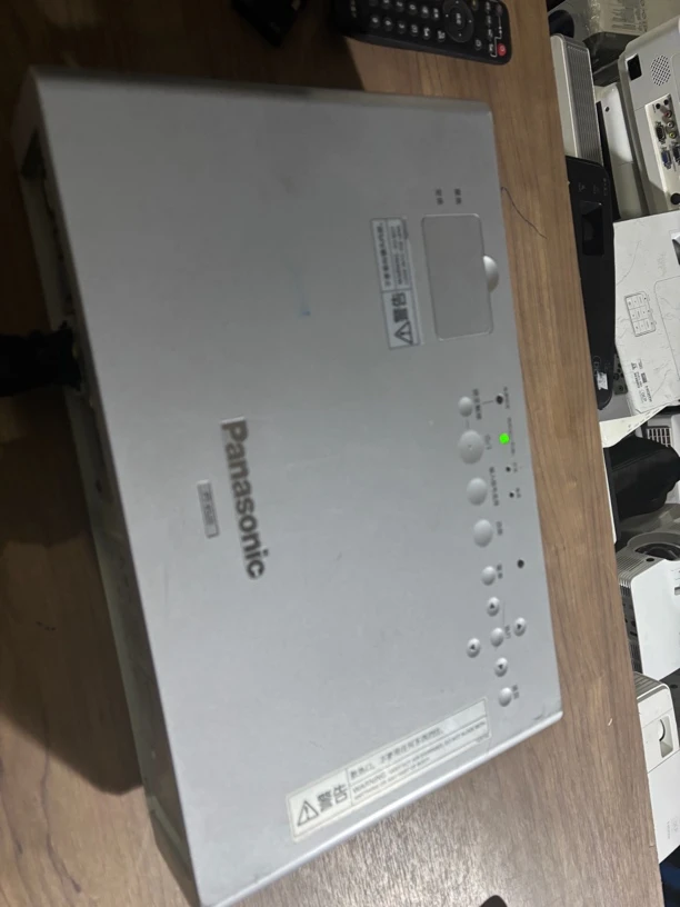 9新 Panasonic/松下 二手 松下配件投影仪 运费自理