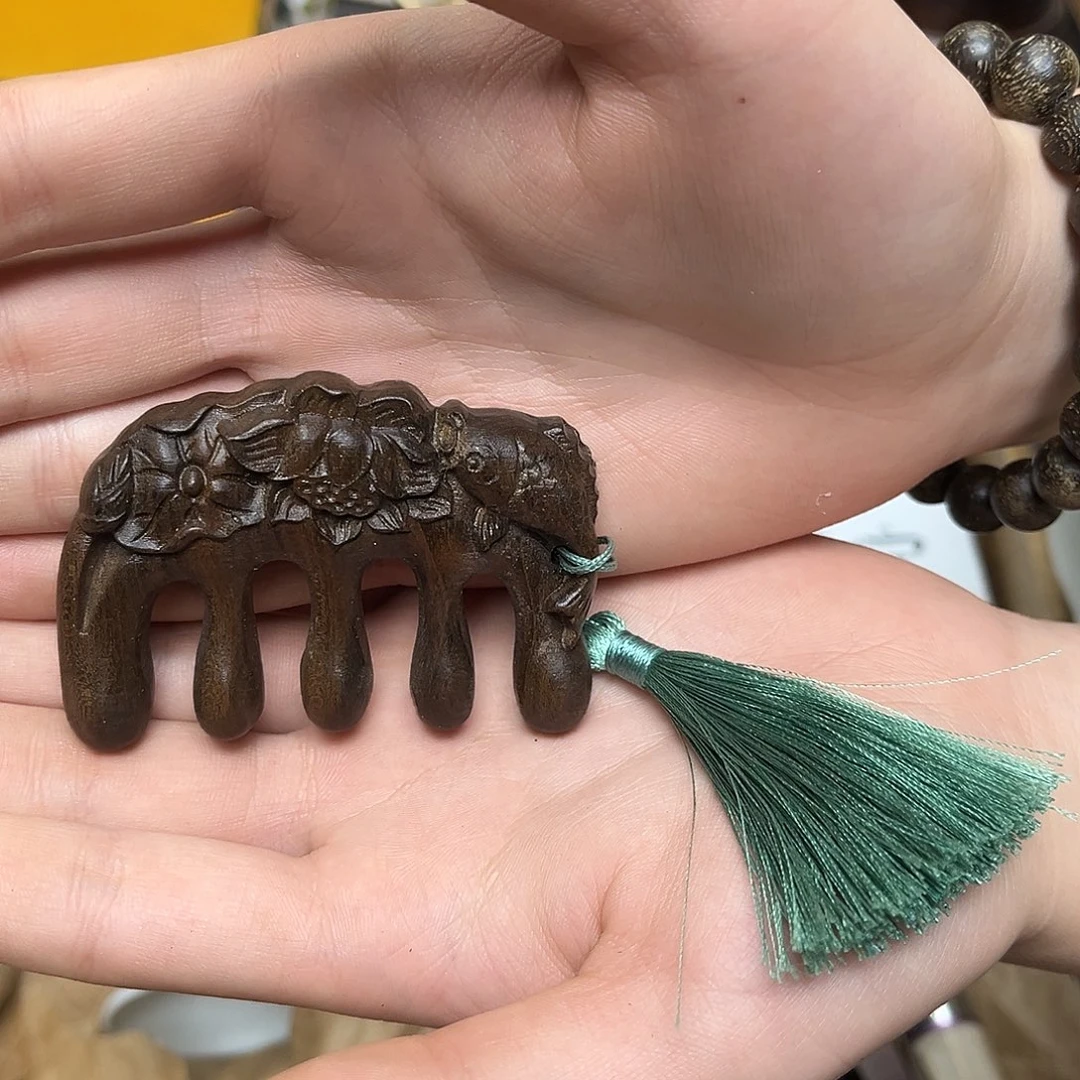 大叶紫檀（黑酸枝木类）