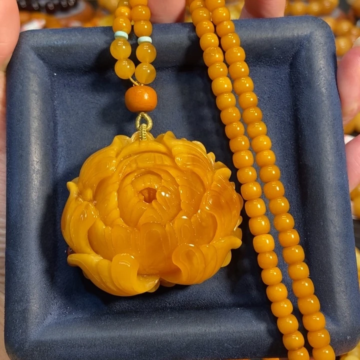 蜜蜡颈饰未镶嵌轻**烟蜜蜡