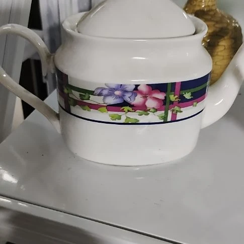 瓷片七厂，五厂摆件，瓷片，都有瑕疵。
