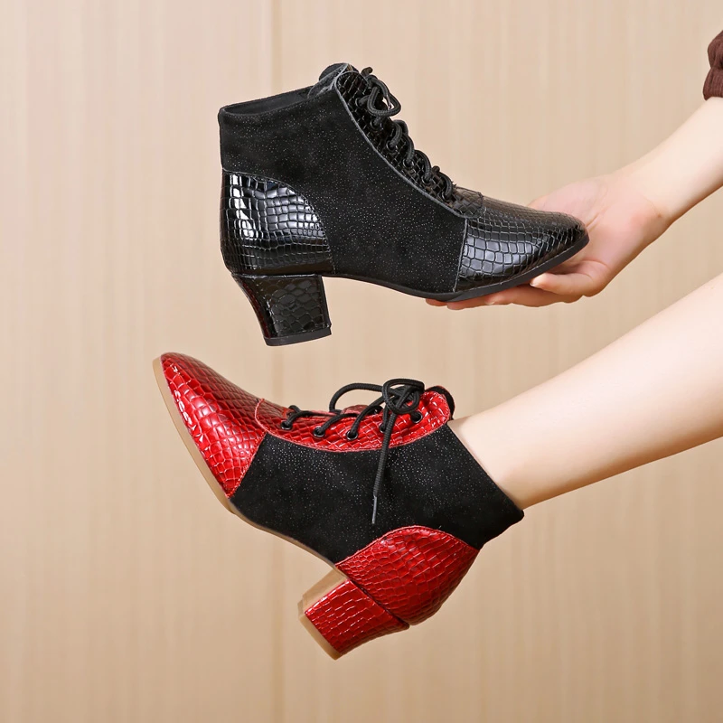 秋冬时尚真皮高帮舞蹈鞋女软底广场交谊舞鞋水兵中跟外穿短靴加绒