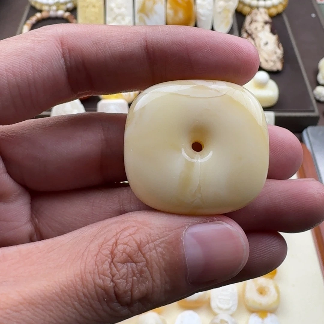 琥珀未镶嵌裸石蜜蜡