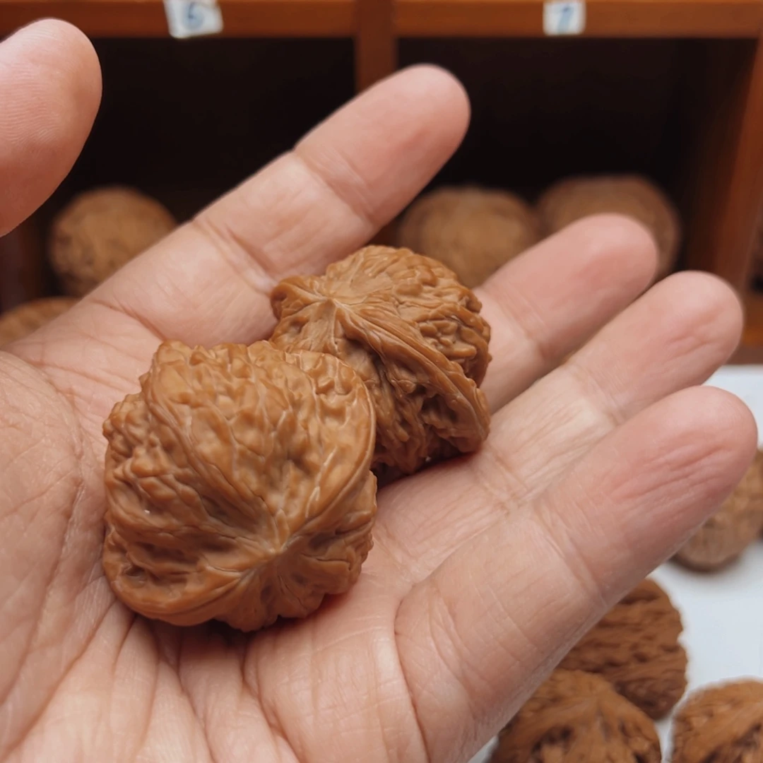 王****桃核吊坠39全品磨盘