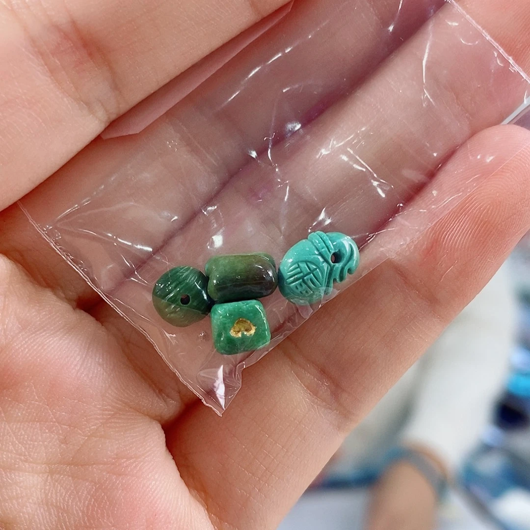 绿松石未镶嵌珠宝奇石