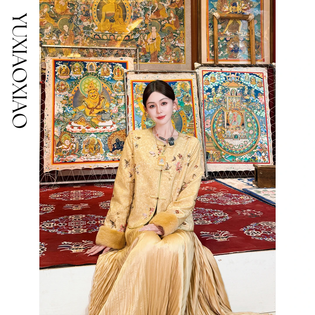 余潇潇【月桂金秋】新中式桑蚕丝混纺提花面料拼接水貂圆领国风外套