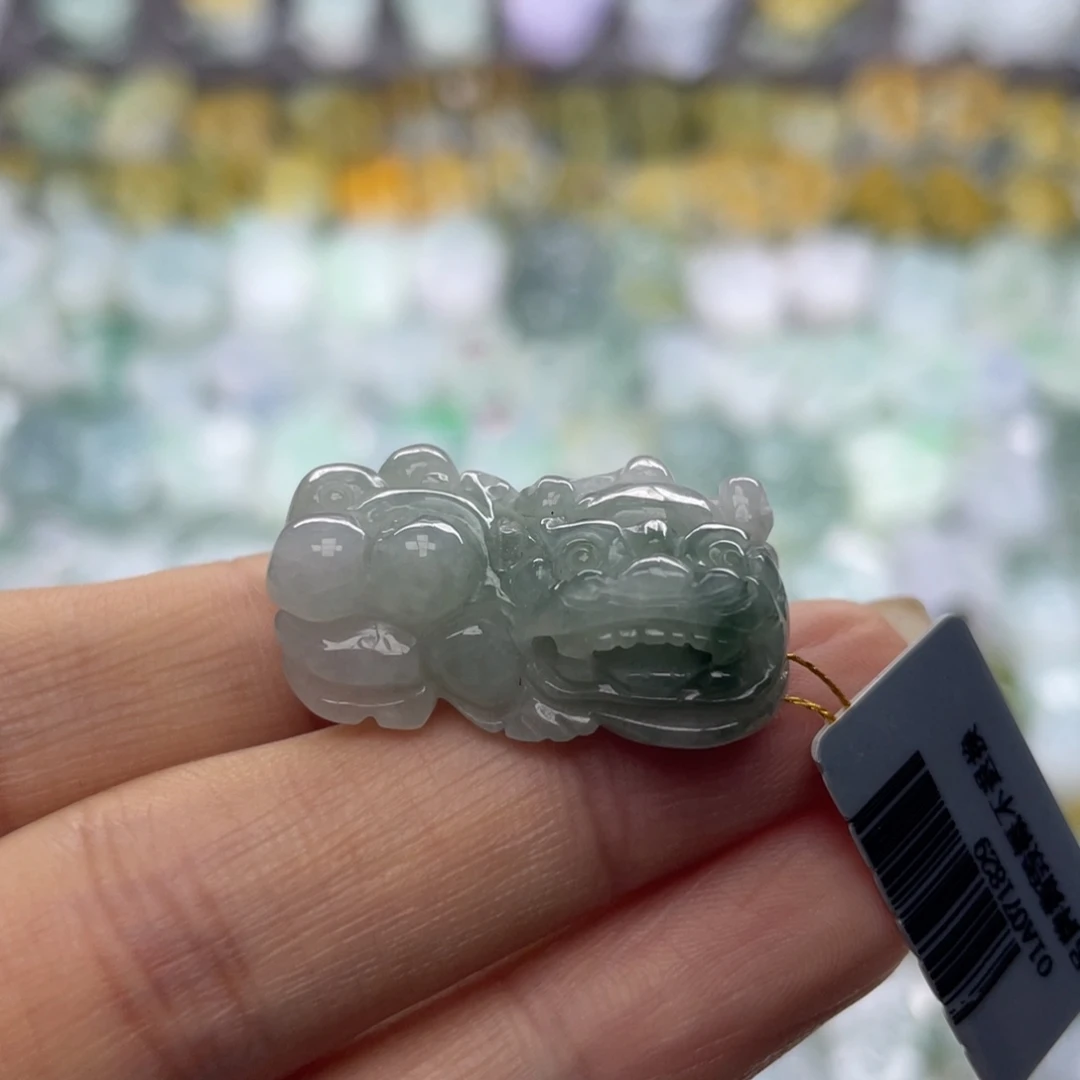 姚****颈饰未镶嵌翡翠貔貅
