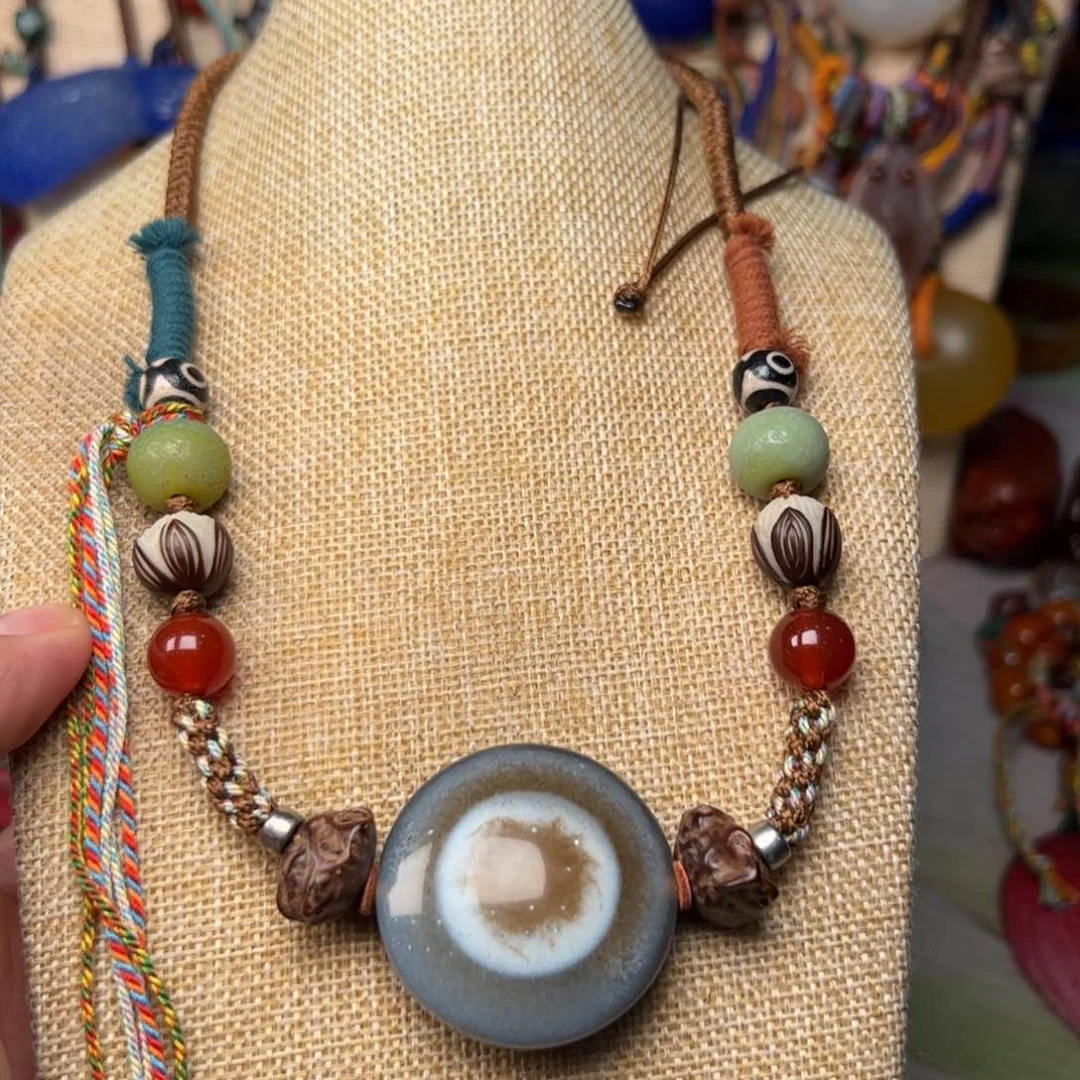 玛瑙/玉髓颈饰未镶嵌
