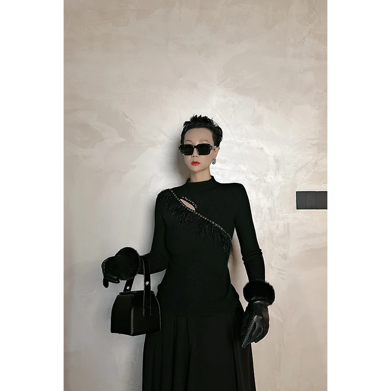 Dan Dan 半高领胸前镂空性感黑色针织衫女 精致显瘦长袖T恤