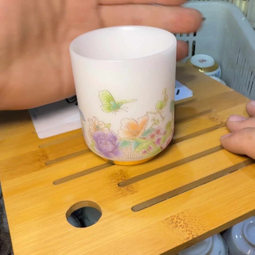 微瑕疵介意勿拍陶瓷器皿F074