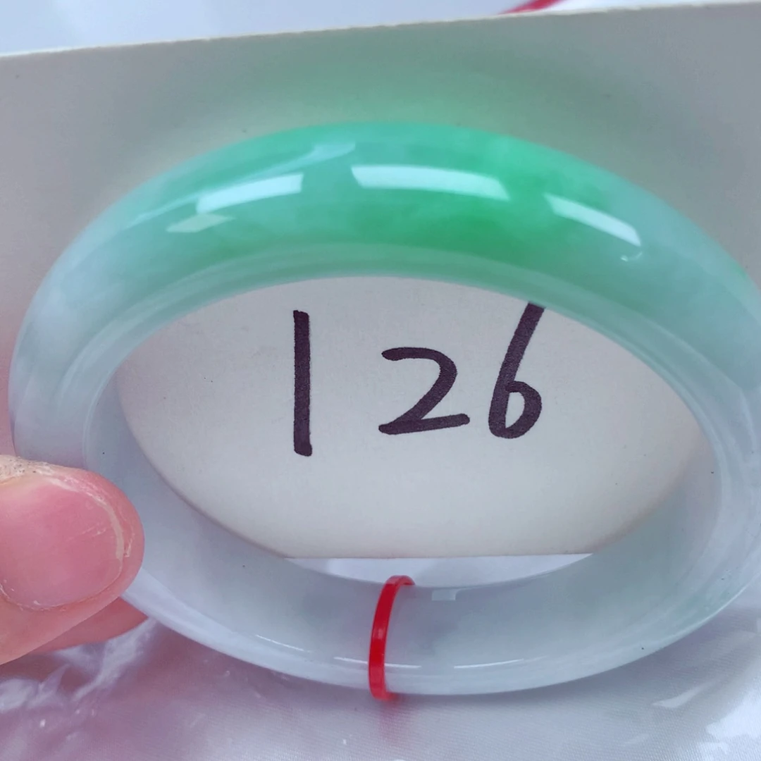 翡翠手镯未镶嵌翡翠