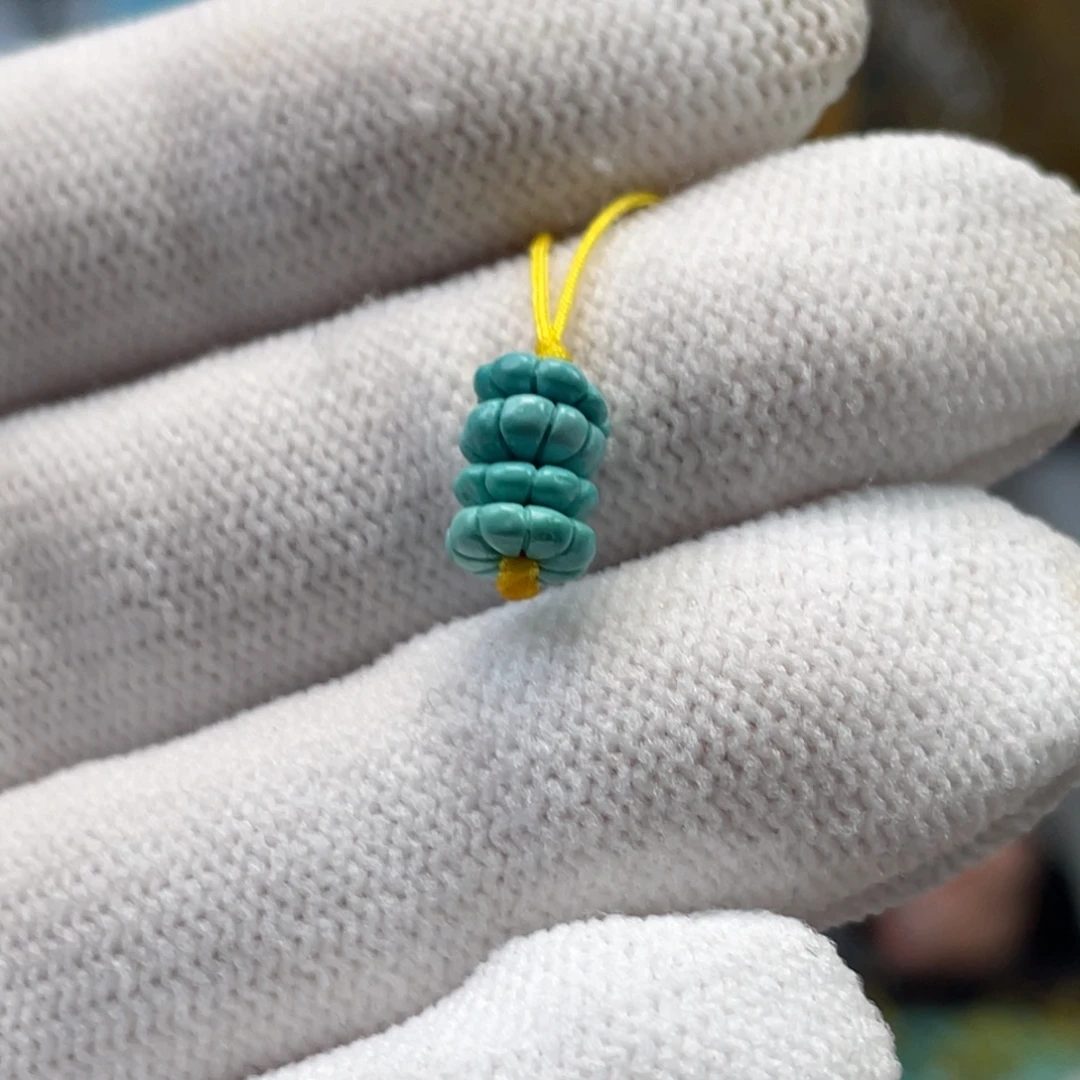 绿松石未镶嵌挂件