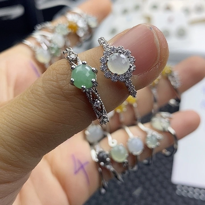 未镶嵌戒指翡翠?**草缅甸