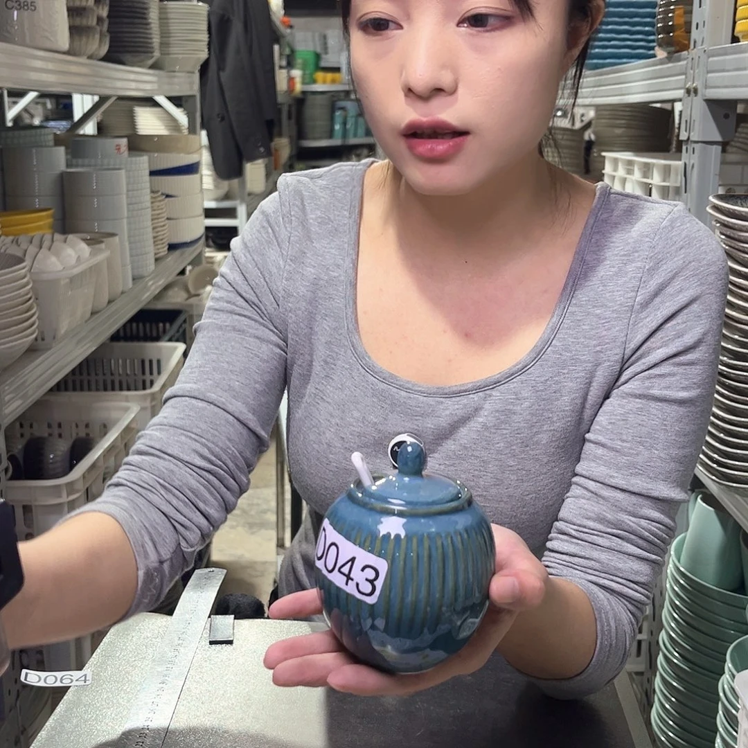 瓷片043                 4个带勺子