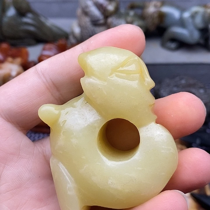 未镶嵌蛇纹石玉颈饰