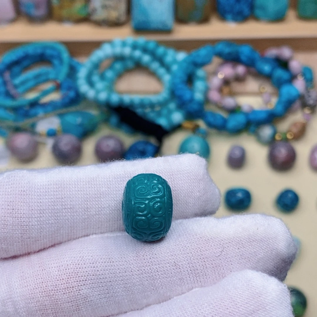 绿松石未镶嵌珠宝奇石