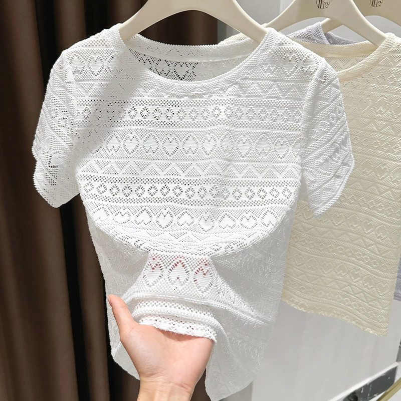 白色宽松薄款圆领内搭上衣夏季新款正肩短袖透视爱心镂空蕾丝打底