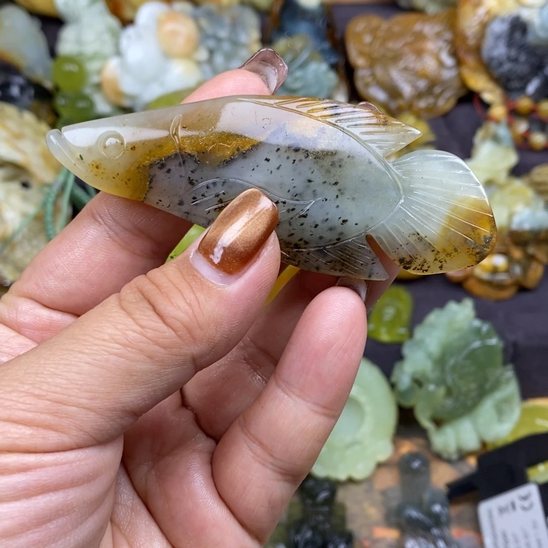 蛇纹石玉颈饰未镶嵌