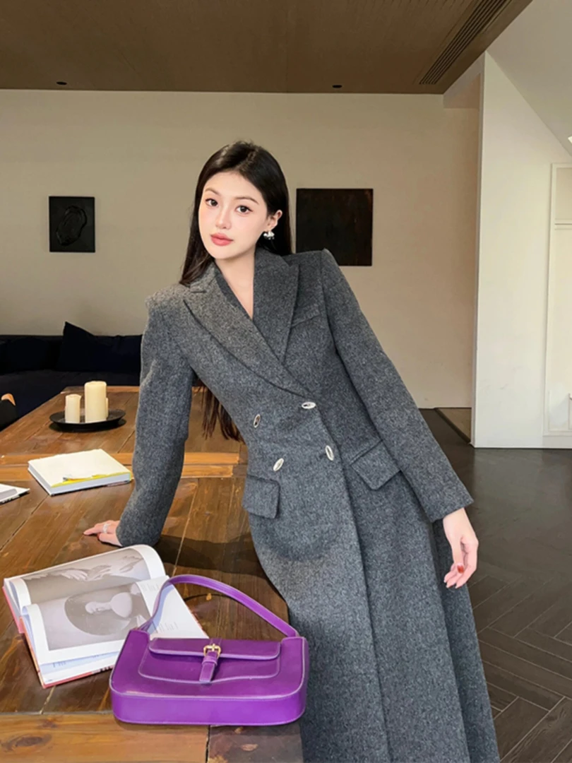 希歌时尚赫本风呢子大衣女2025秋冬新款正肩廓形时髦西装毛呢外套