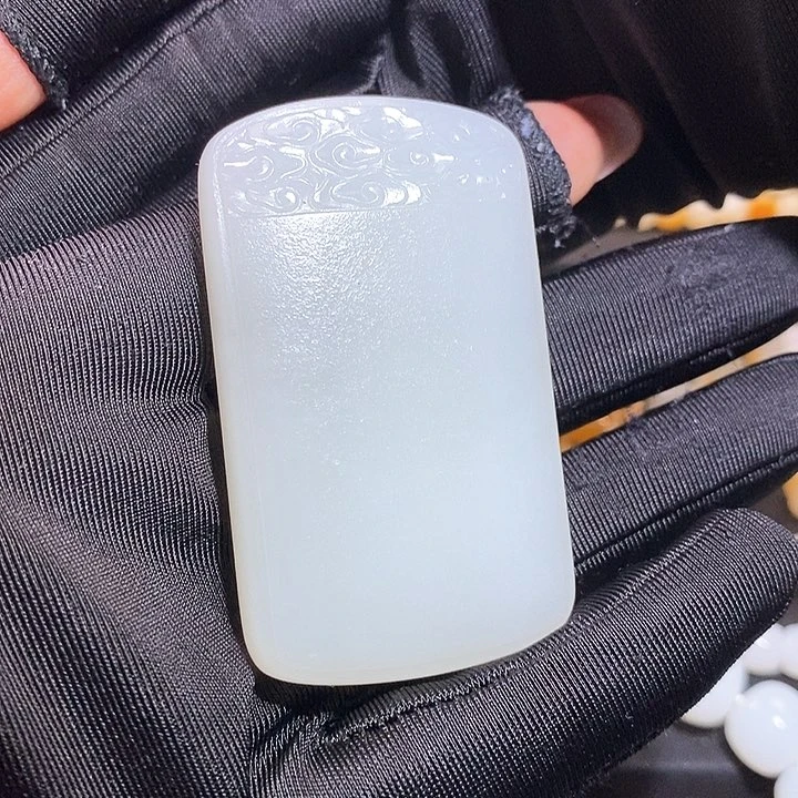 和田玉吊坠(不含链)未镶嵌钙**老