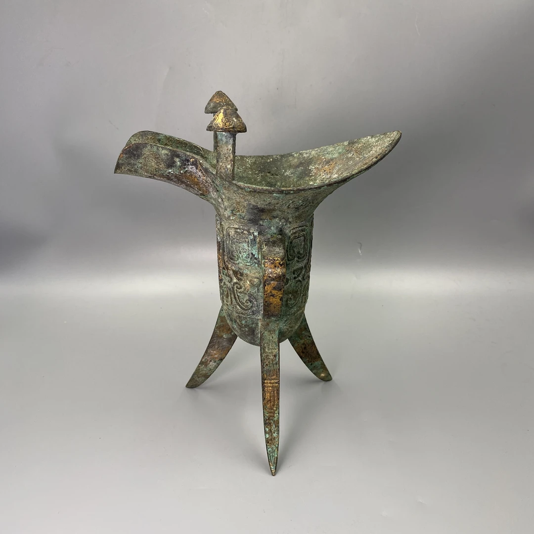 清代铜漆金饕餮纹酒爵摆件益合/2412-025