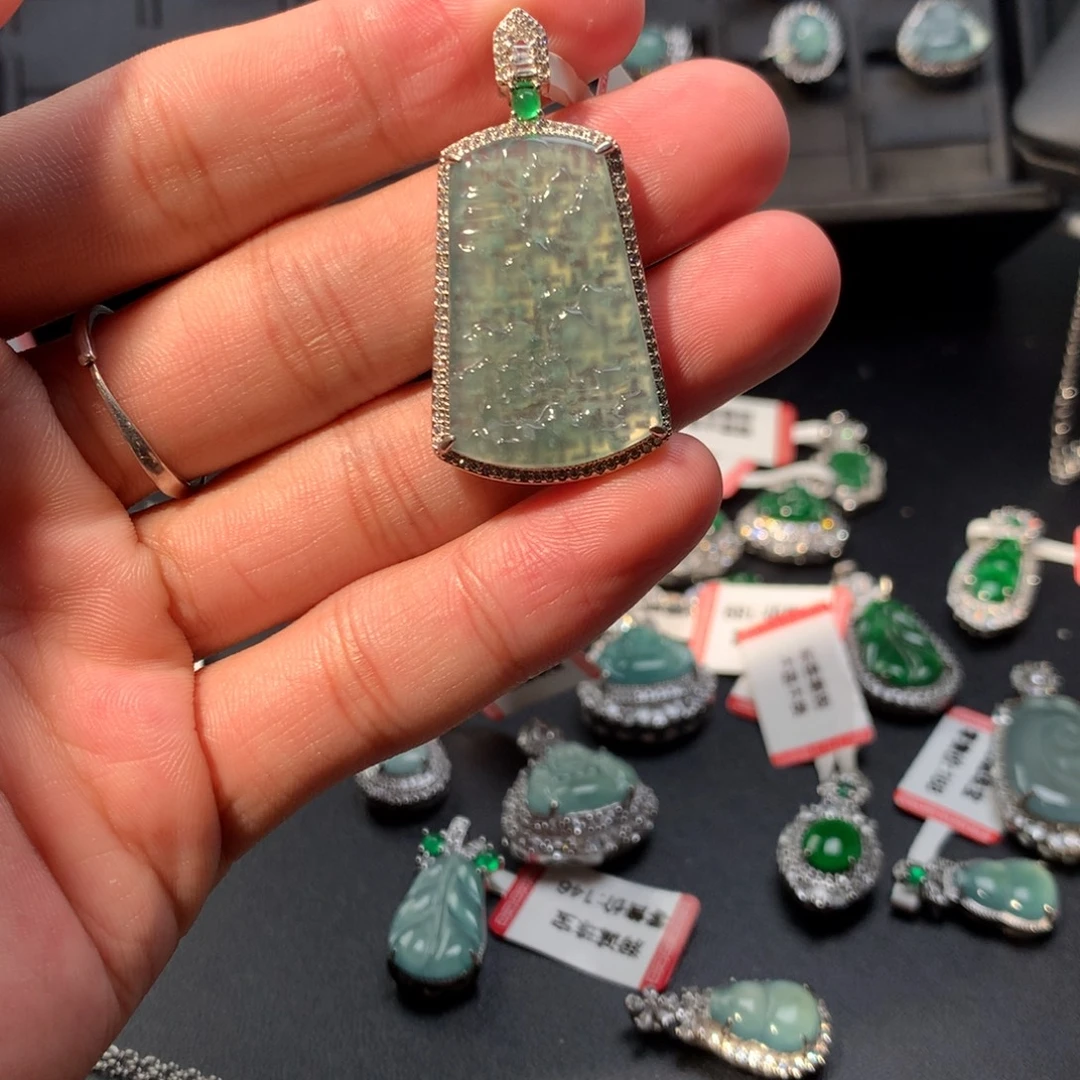 翡翠未镶嵌吊坠(不含链)