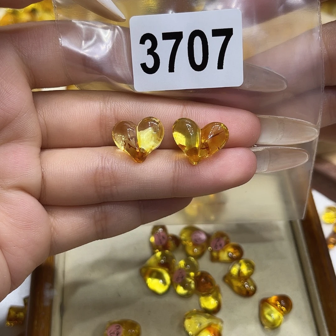 琥珀未镶嵌珠宝奇石