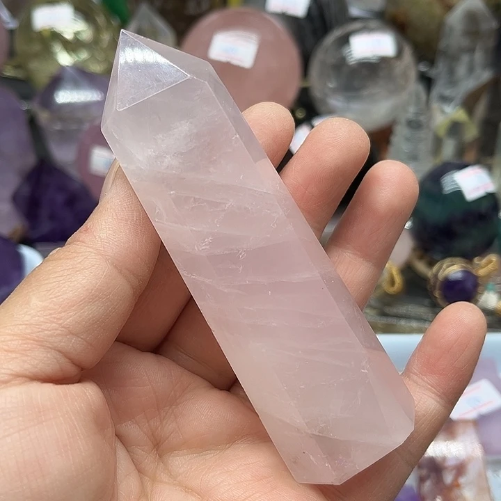 水晶珠宝半成品未镶嵌135克粉水晶柱