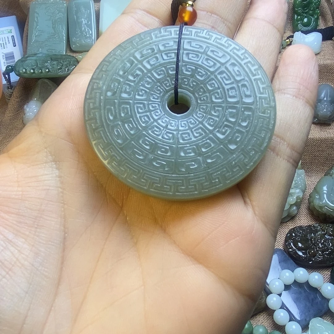 和田玉（糖玉）未镶嵌颈饰