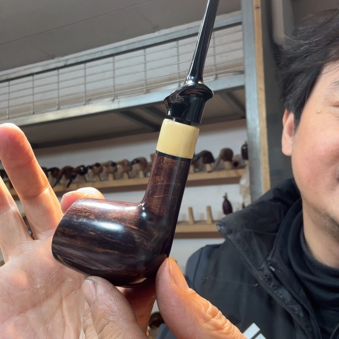 ?****?焦耀烟斗一郁金香