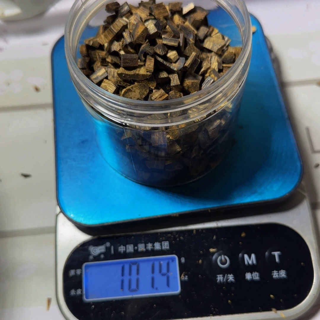 沉香碎屑沉香香尖米粒101克