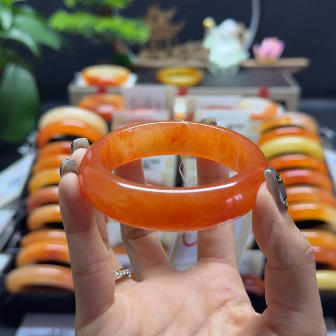温***制石英质玉（黄龙玉）未镶嵌手链